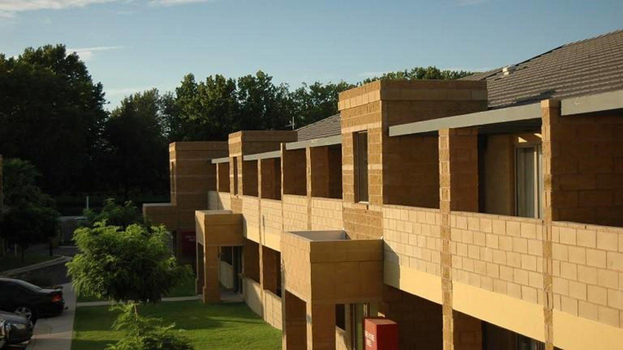 Quest Wagga Wagga Aparthotel Exterior foto